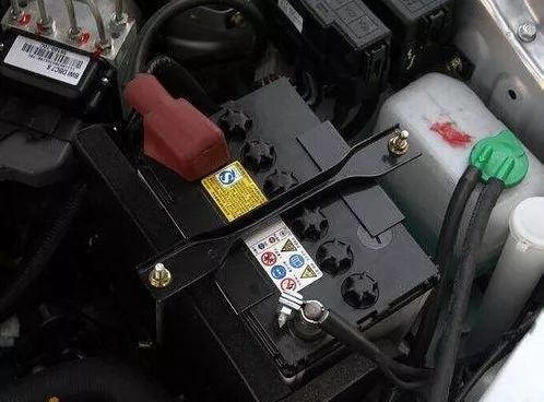 多少公里更换汽车电瓶